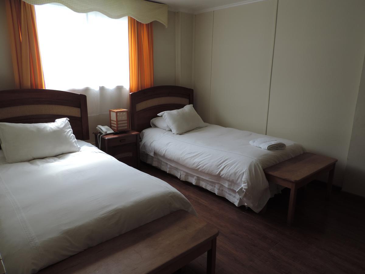 Hostal Oro Fueguino Punta Arenas Exterior foto