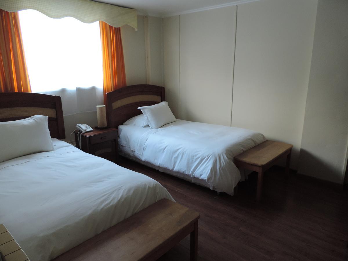 Hostal Oro Fueguino Punta Arenas Exterior foto